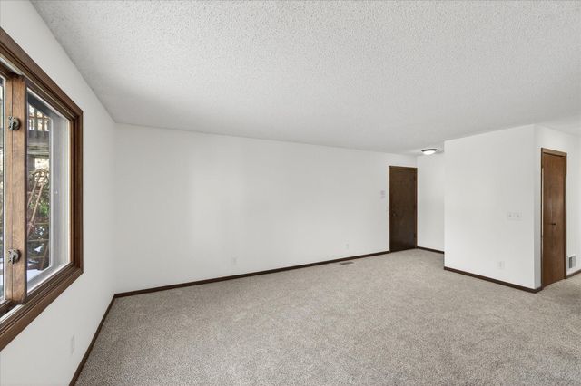 4372 Buckingham Court, Vadnais Heights, MN 55127