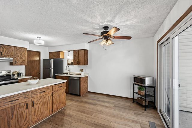 4372 Buckingham Court, Vadnais Heights, MN 55127