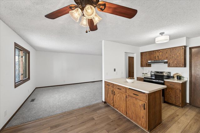 4372 Buckingham Court, Vadnais Heights, MN 55127