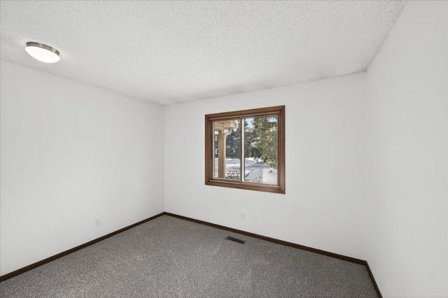 4372 Buckingham Court, Vadnais Heights, MN 55127