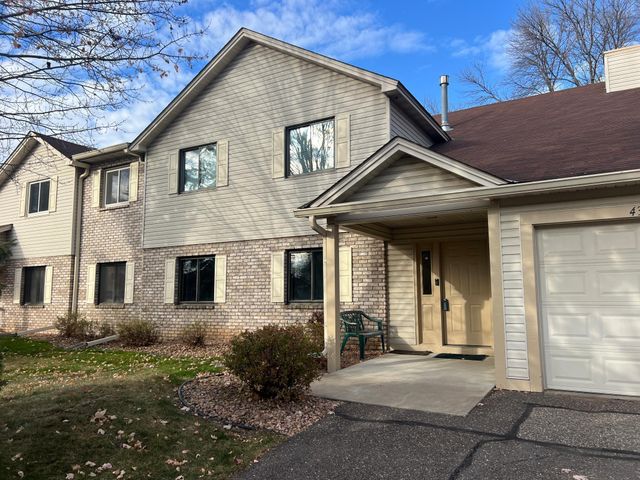 4372 Buckingham Court, Vadnais Heights, MN 55127