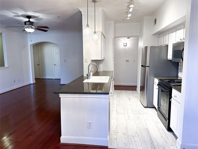 7701 Rialto BLVD 1122, Austin, TX 78735