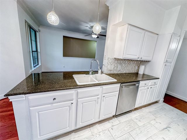 7701 Rialto BLVD 1122, Austin, TX 78735