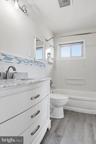 19022 LONGMEADOW RD, Hagerstown, MD 21742