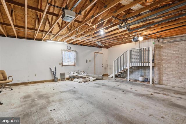 19022 LONGMEADOW RD, Hagerstown, MD 21742