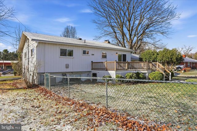 19022 LONGMEADOW RD, Hagerstown, MD 21742