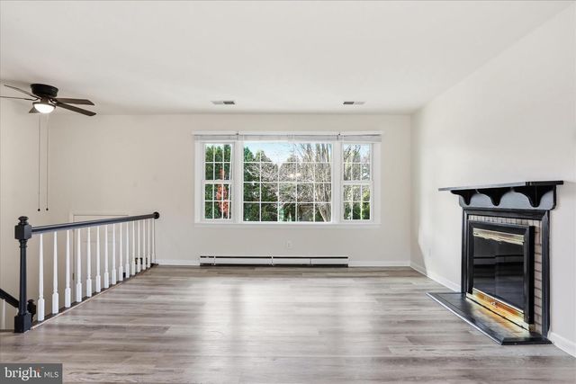 19022 LONGMEADOW RD, Hagerstown, MD 21742