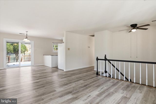 19022 LONGMEADOW RD, Hagerstown, MD 21742