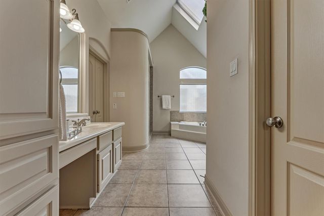 42 Carlyle Place, The Woodlands, TX 77382