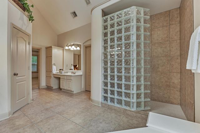 42 Carlyle Place, The Woodlands, TX 77382