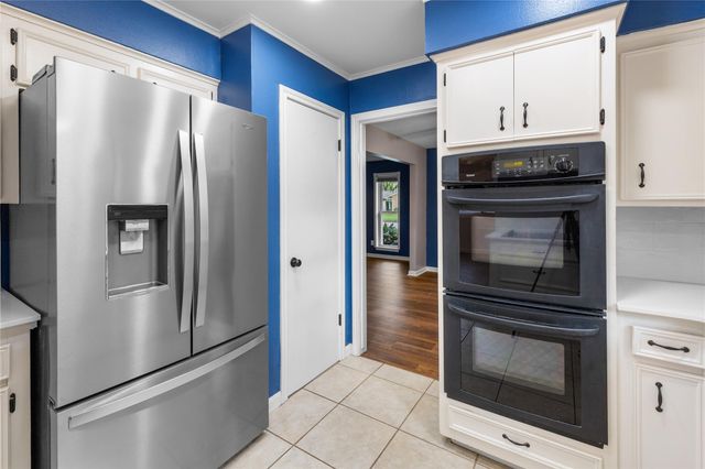 4019 Long Grove Drive, Taylor Lake Village, TX 77586