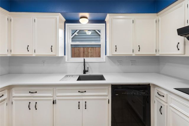 4019 Long Grove Drive, Taylor Lake Village, TX 77586