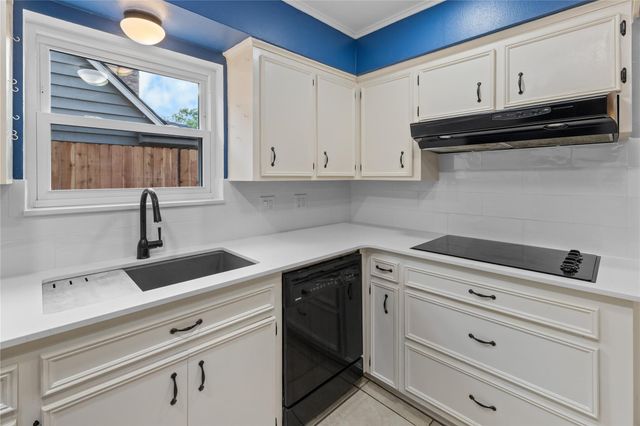 4019 Long Grove Drive, Taylor Lake Village, TX 77586