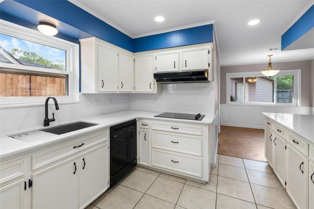 4019 Long Grove Drive, Taylor Lake Village, TX 77586