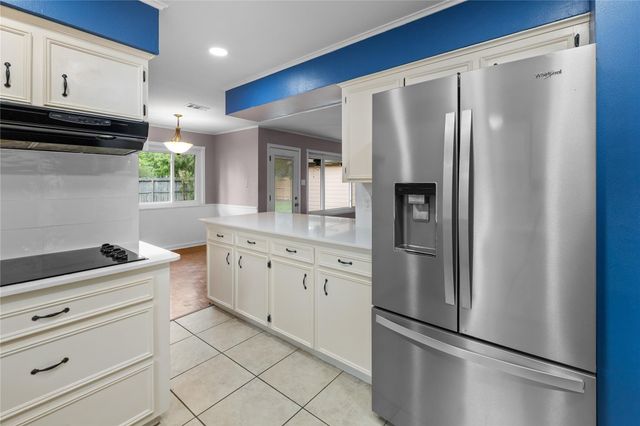 4019 Long Grove Drive, Taylor Lake Village, TX 77586