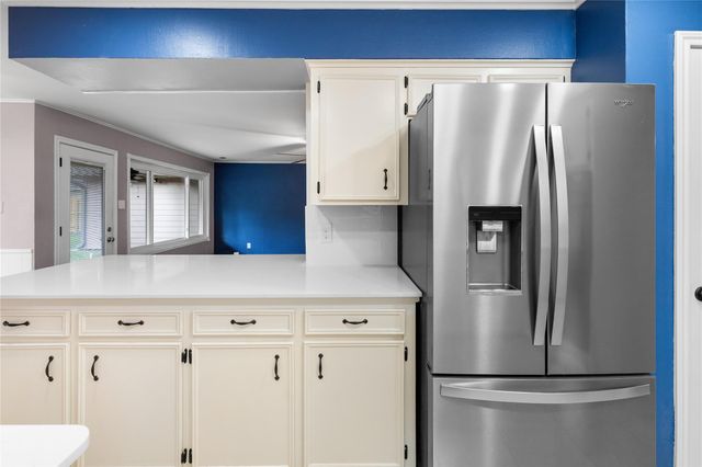 4019 Long Grove Drive, Taylor Lake Village, TX 77586