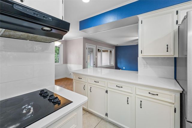 4019 Long Grove Drive, Taylor Lake Village, TX 77586