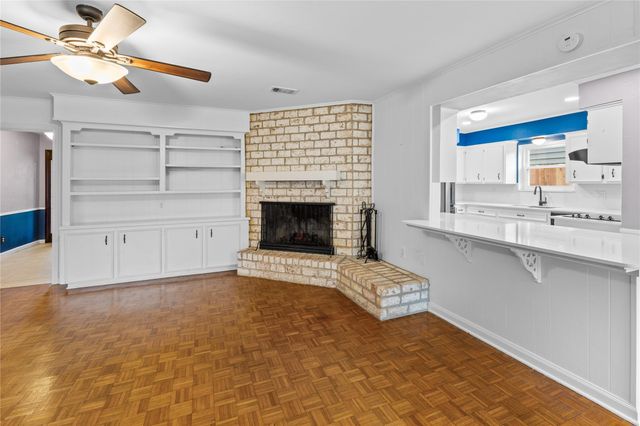 4019 Long Grove Drive, Taylor Lake Village, TX 77586