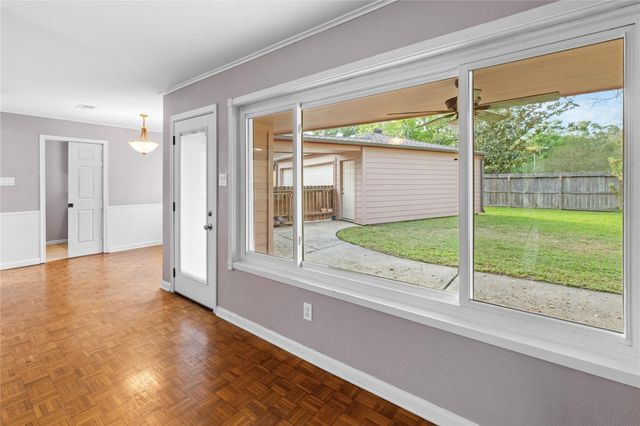 4019 Long Grove Drive, Taylor Lake Village, TX 77586