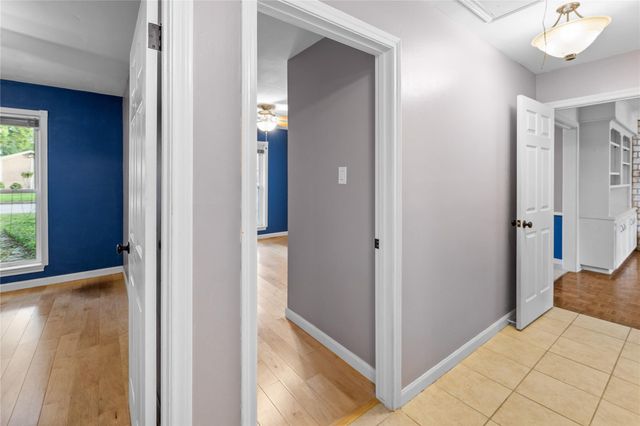 4019 Long Grove Drive, Taylor Lake Village, TX 77586