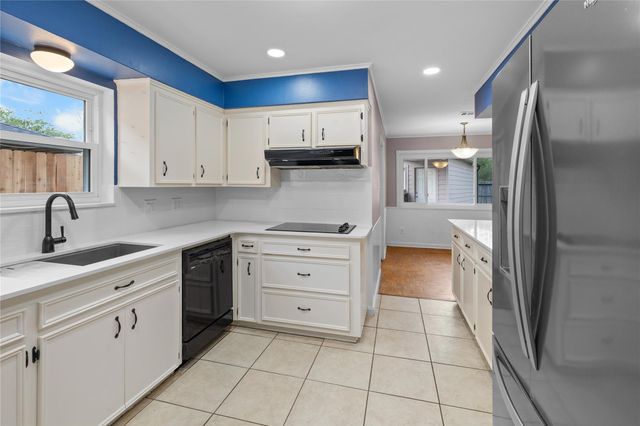 4019 Long Grove Drive, Taylor Lake Village, TX 77586