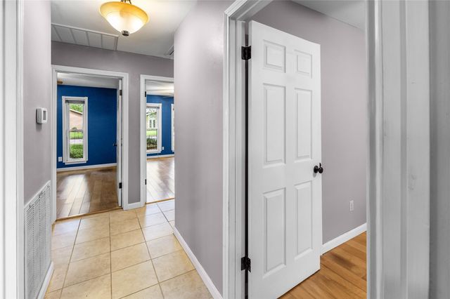 4019 Long Grove Drive, Taylor Lake Village, TX 77586