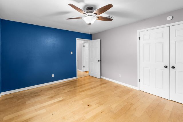 4019 Long Grove Drive, Taylor Lake Village, TX 77586