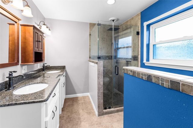 4019 Long Grove Drive, Taylor Lake Village, TX 77586