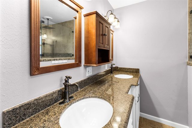 4019 Long Grove Drive, Taylor Lake Village, TX 77586