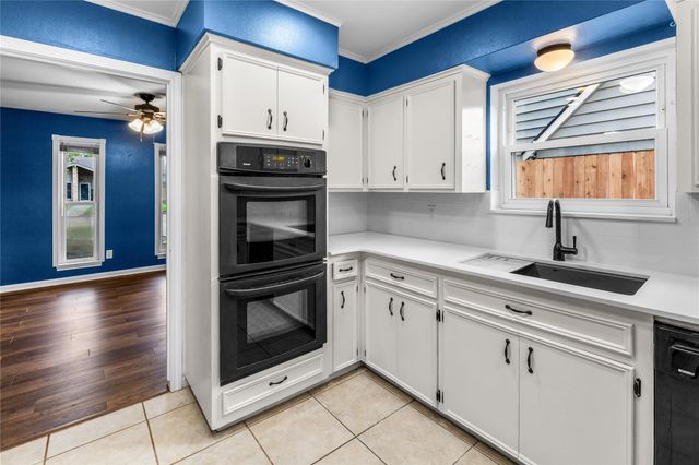 4019 Long Grove Drive, Taylor Lake Village, TX 77586