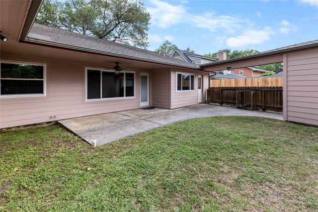 4019 Long Grove Drive, Taylor Lake Village, TX 77586