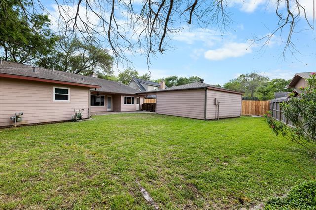 4019 Long Grove Drive, Taylor Lake Village, TX 77586