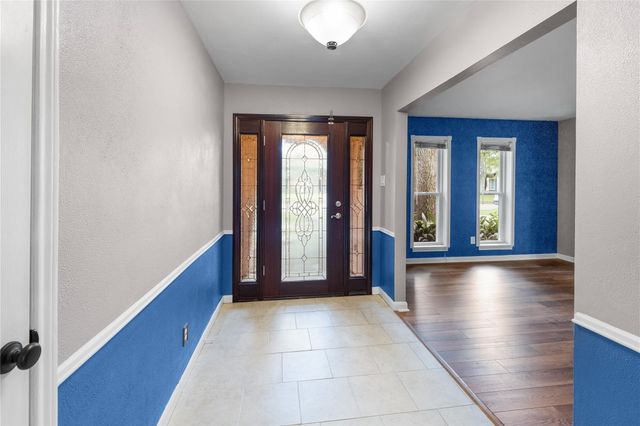 4019 Long Grove Drive, Taylor Lake Village, TX 77586