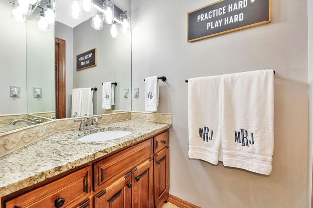 11 Crestway, Wellington, KS 67152