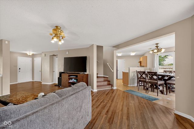 8422 Weathervane Court, Indianapolis, IN 46239