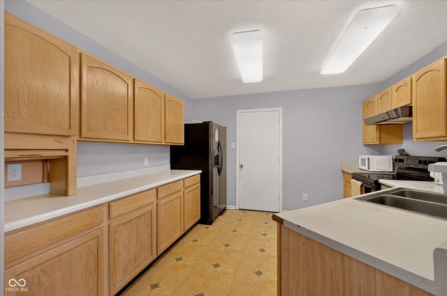 8422 Weathervane Court, Indianapolis, IN 46239