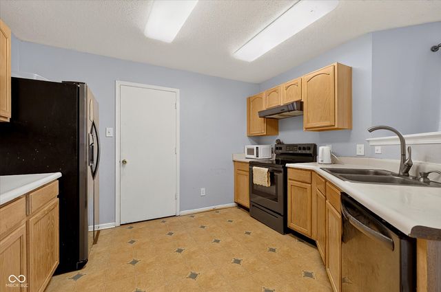 8422 Weathervane Court, Indianapolis, IN 46239