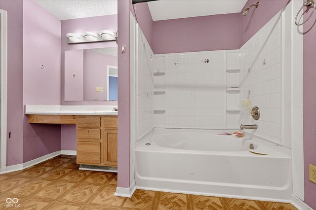 8422 Weathervane Court, Indianapolis, IN 46239