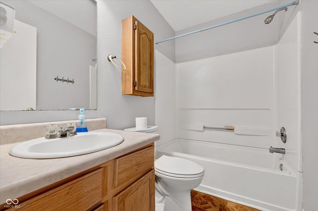 8422 Weathervane Court, Indianapolis, IN 46239