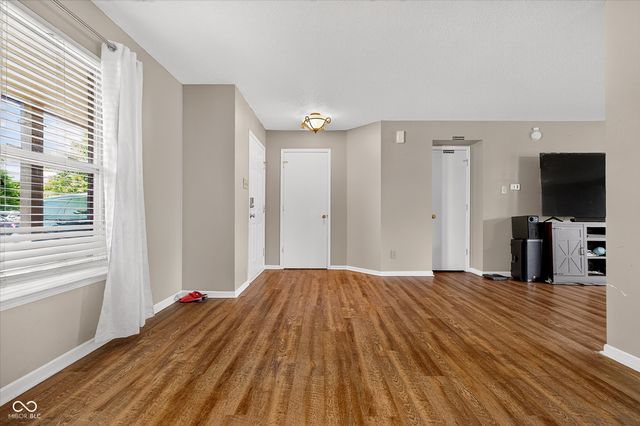 8422 Weathervane Court, Indianapolis, IN 46239