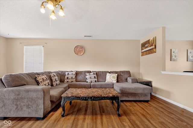8422 Weathervane Court, Indianapolis, IN 46239