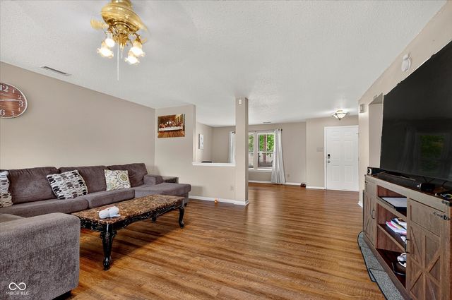 8422 Weathervane Court, Indianapolis, IN 46239