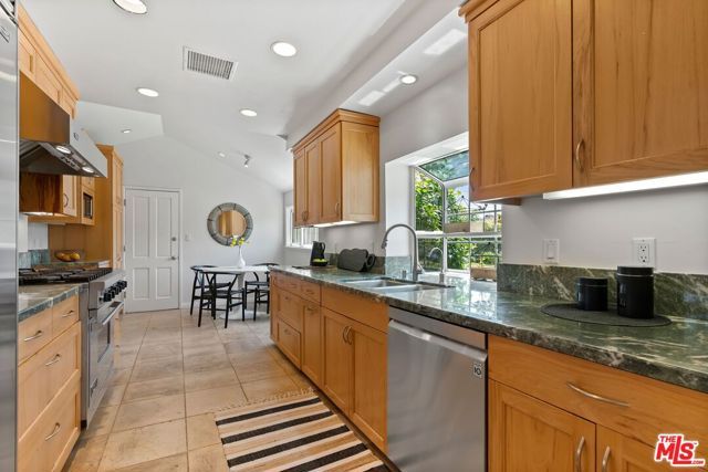 1401 Jonesboro Drive, Los Angeles, CA 90049