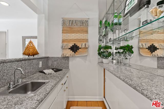 1401 Jonesboro Drive, Los Angeles, CA 90049