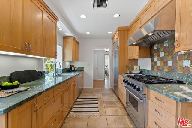 1401 Jonesboro Drive, Los Angeles, CA 90049