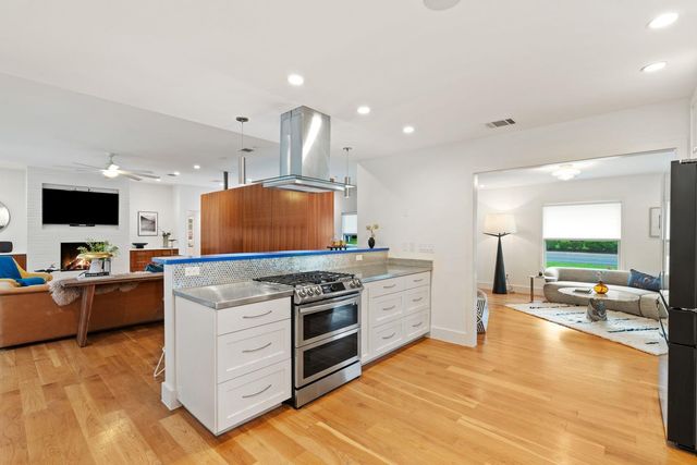 6905 Mesa DR, Austin, TX 78731