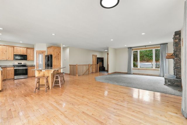 8322 W Cross Cut Rd, Deer Park, WA 99006