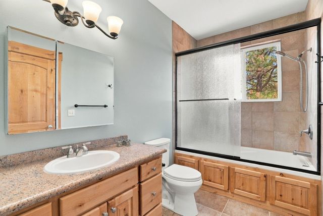 8322 W Cross Cut Rd, Deer Park, WA 99006