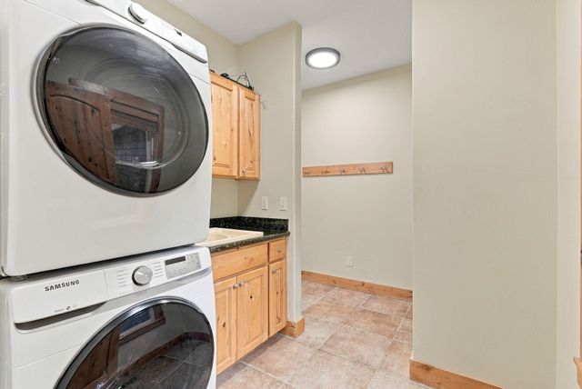 8322 W Cross Cut Rd, Deer Park, WA 99006