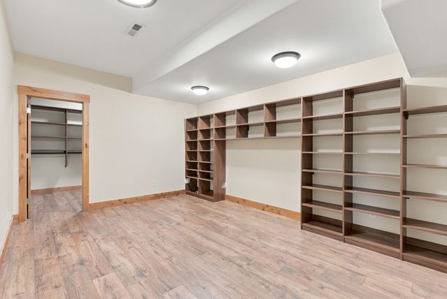 8322 W Cross Cut Rd, Deer Park, WA 99006